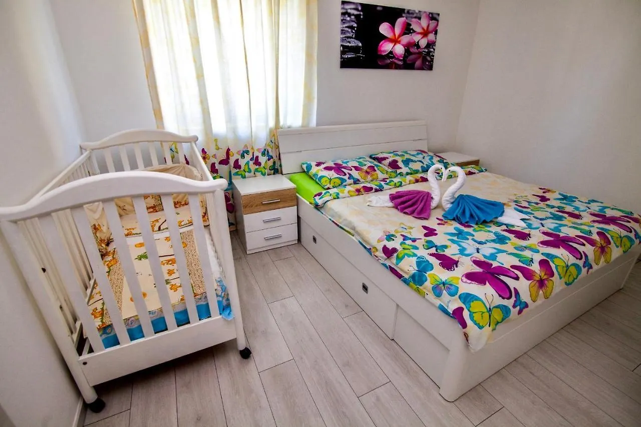 Villa Anita Πούλα